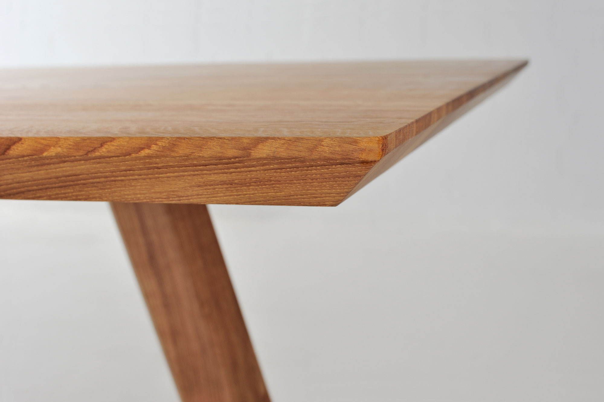 Designer Dining Table RHOMBI 334 custom made in solid wood by vitamin design