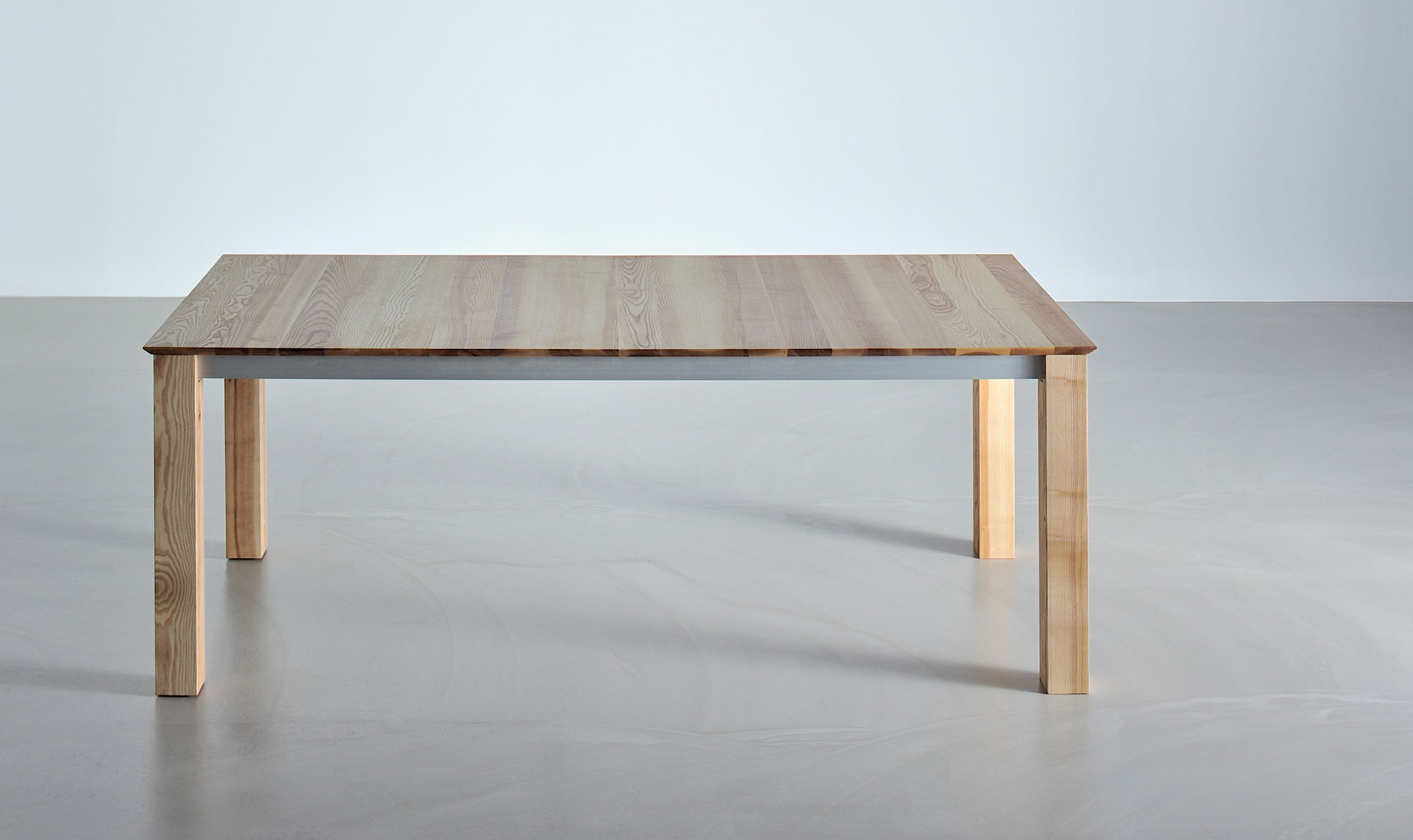 Extendable Designer Table SLIM BUTTERFLY 23285 custom made in solid wood by vitamin design