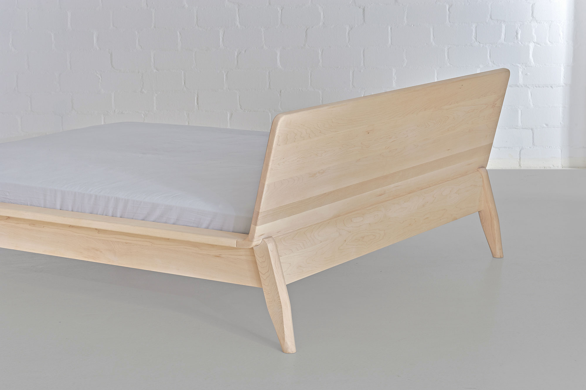 Designer Bed AETAS vitamin-design custom made in solid wood by vitamin design