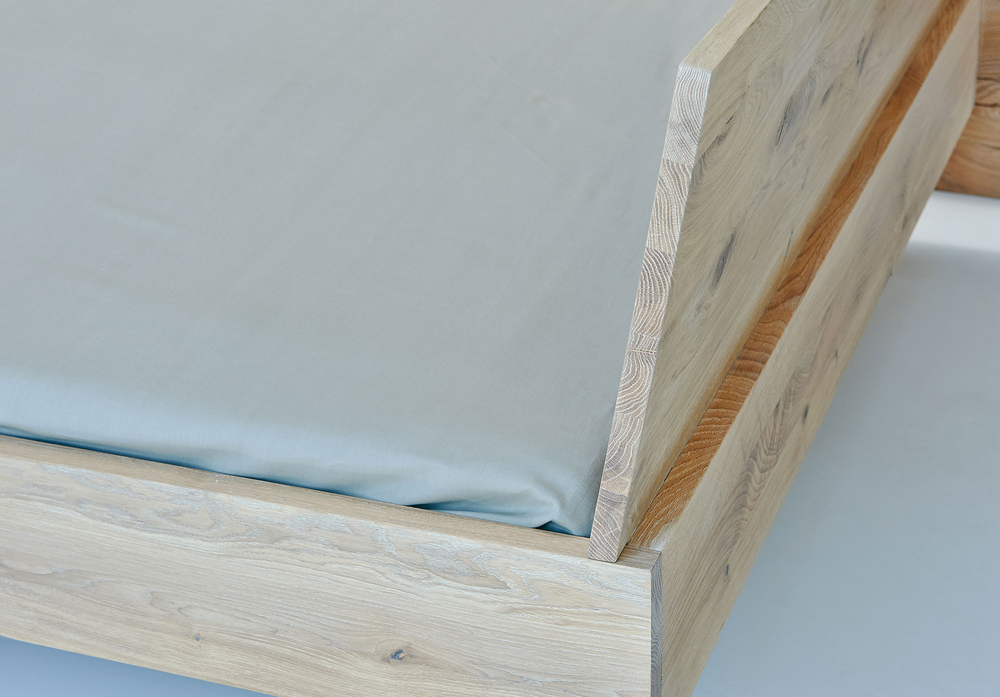 Design Bed QUADRA VDC9106 custom made in solid wood by vitamin design