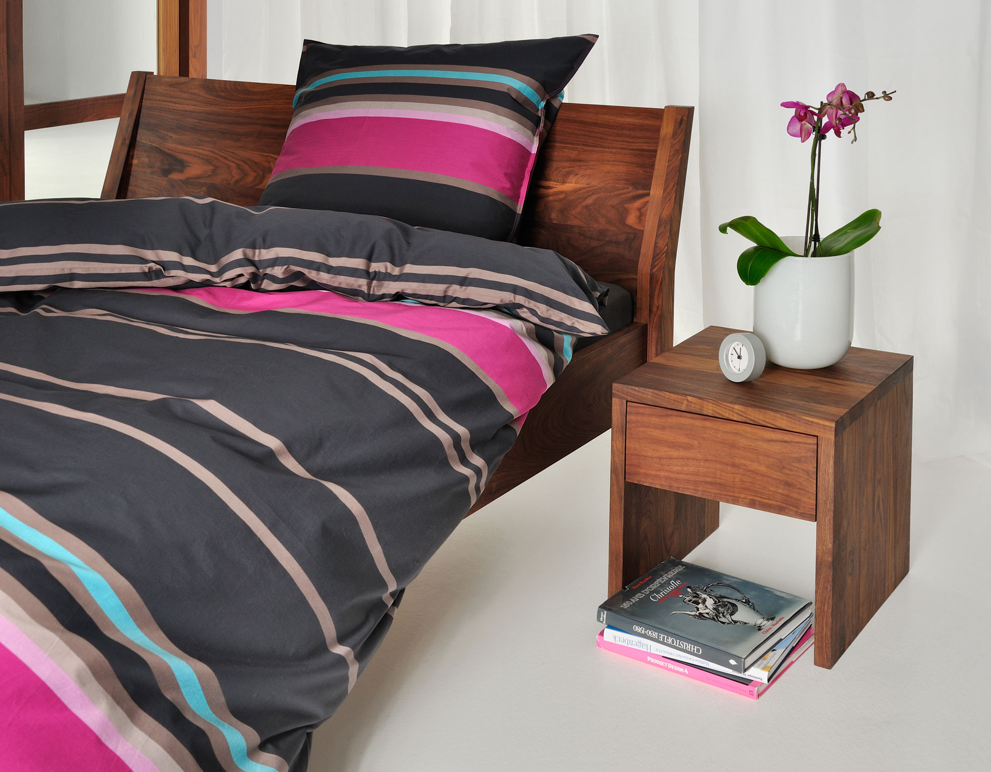 Wooden Bed VILLA 6244 custom made in solid wood by vitamin design