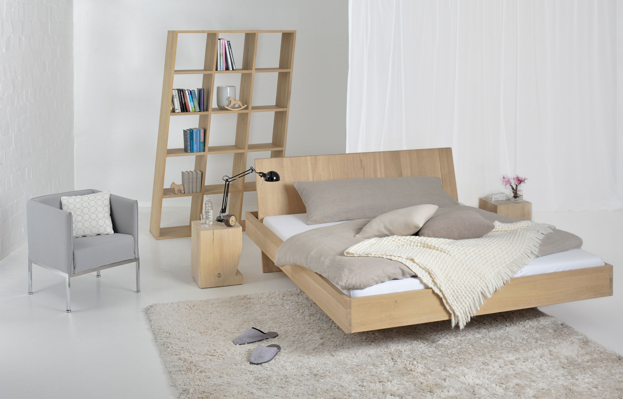 Tree Trunk Night Table PFEIFE 3023 custom made in solid wood by vitamin design