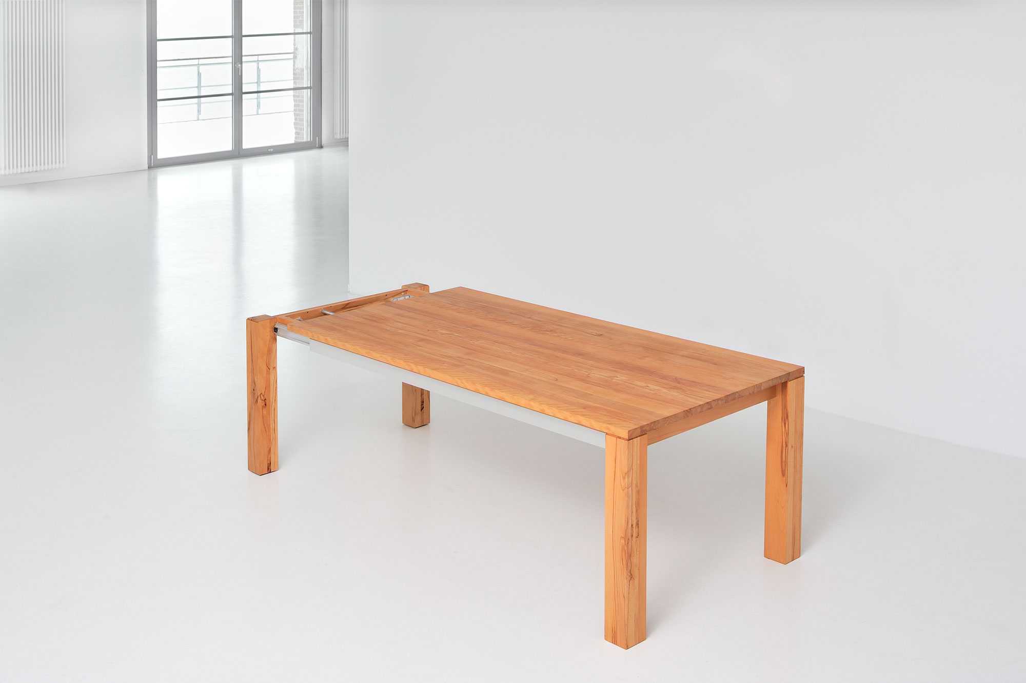 Extendable Dining Table AMBER BUTTERFLY A32714 custom made in solid wood by vitamin design
