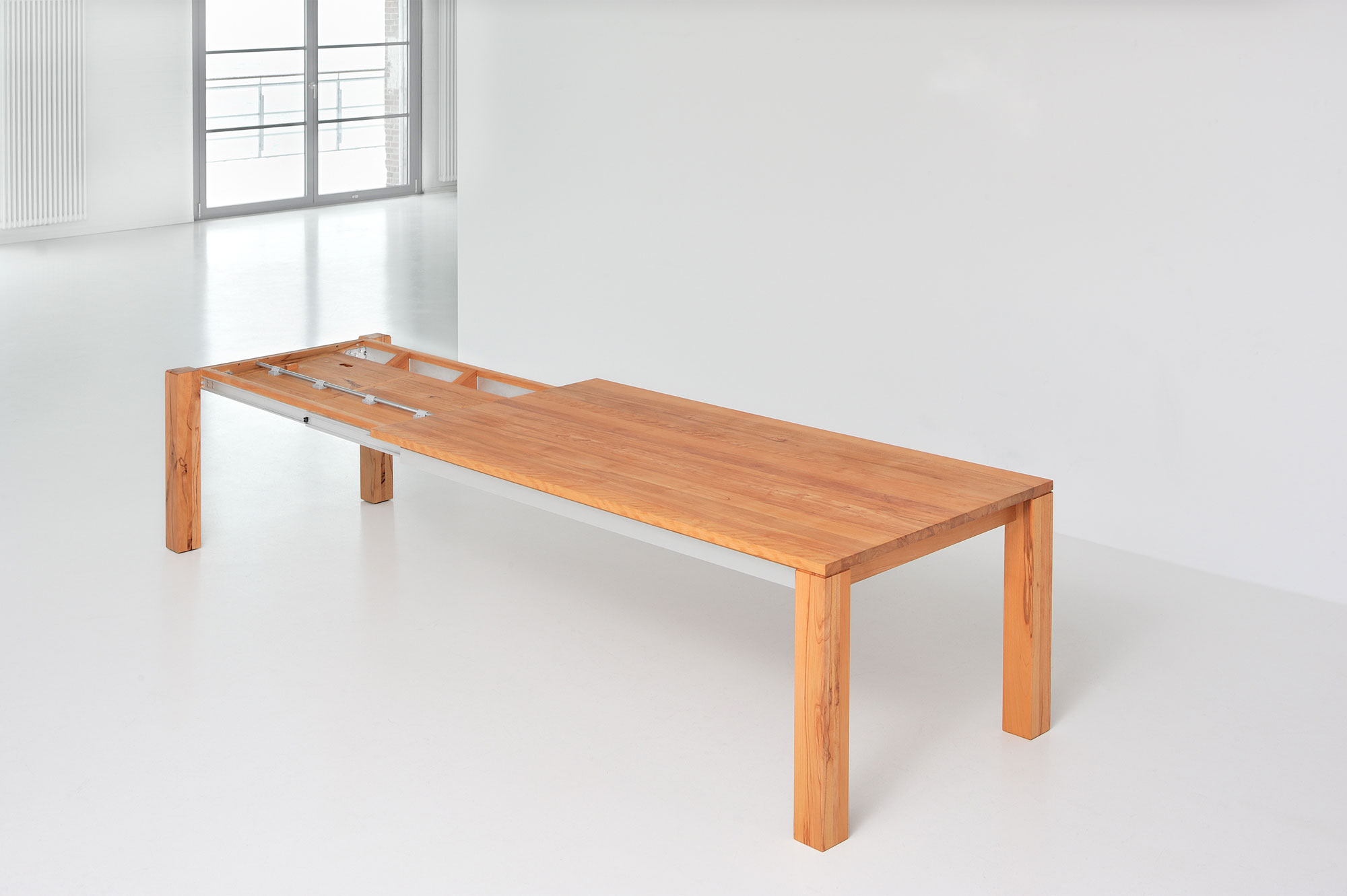 Extendable Dining Table AMBER BUTTERFLY A32712 custom made in solid wood by vitamin design