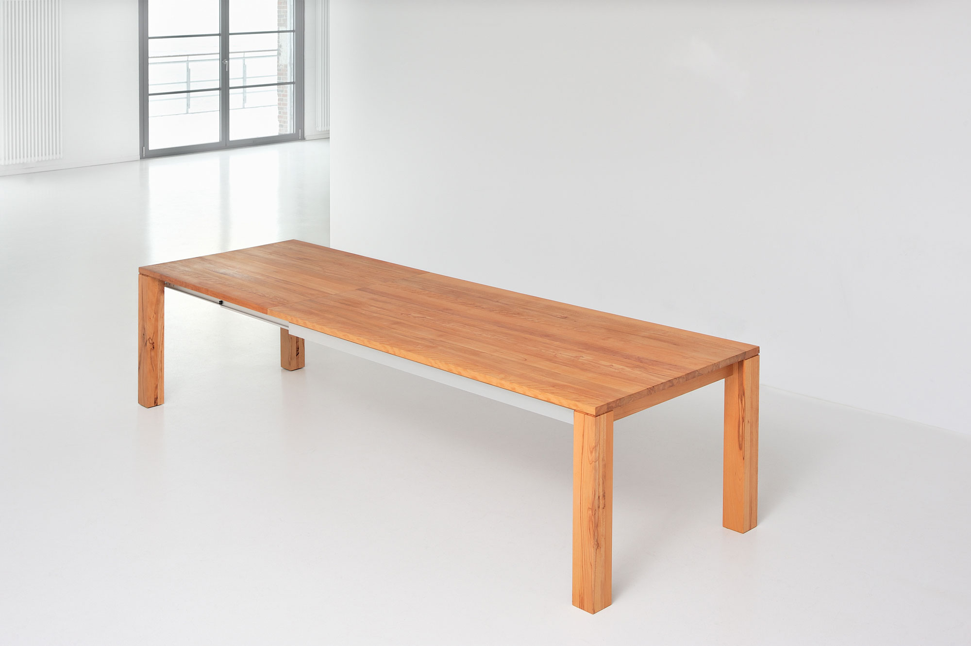 Extendable Dining Table AMBER BUTTERFLY A32709 custom made in solid wood by vitamin design