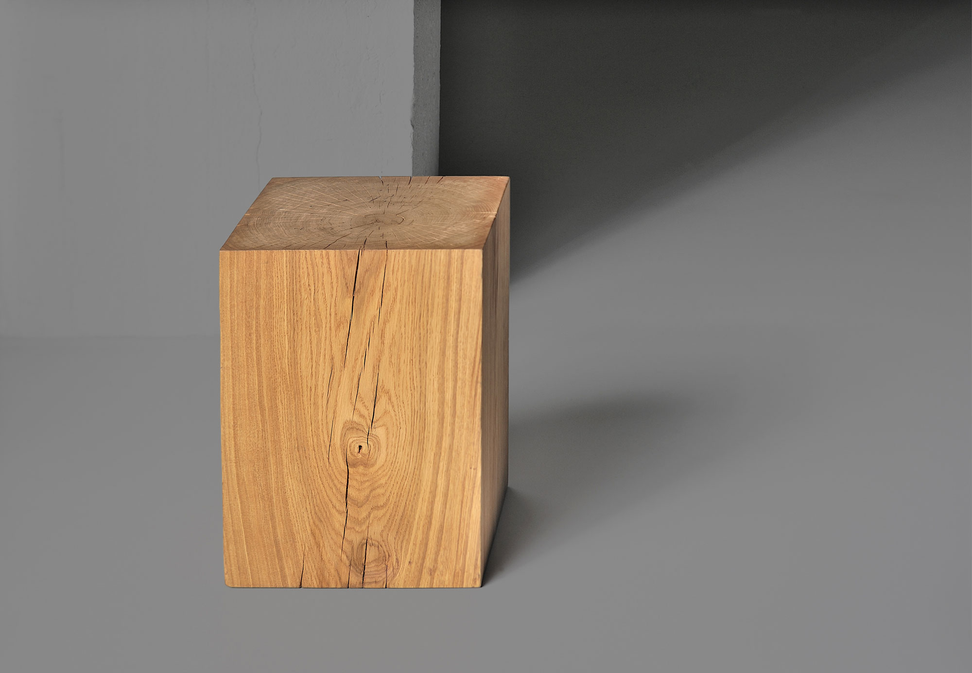 Tree Trunk Coffee Table KLOTZ 2831 custom made in solid wood by vitamin design