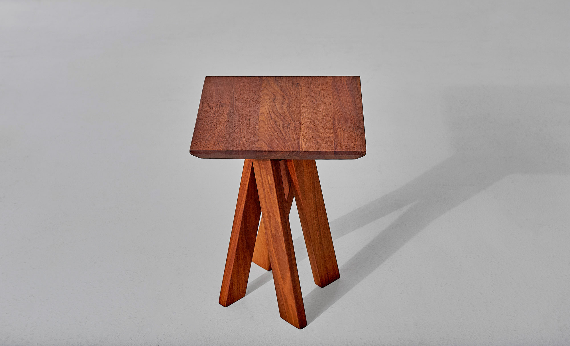 Designer Coffee Table ZIRKEL QG Edited custom made in solid wood by vitamin design