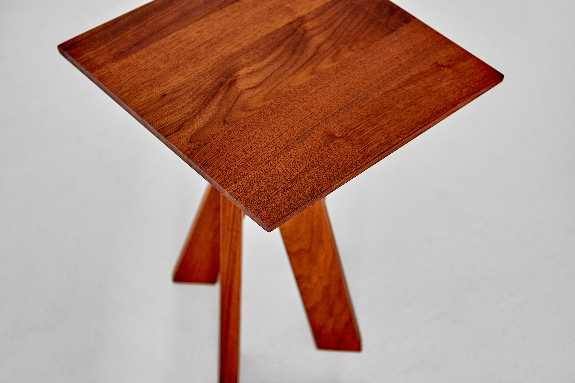 Designer Coffee Table ZIRKEL QG Edited custom made in solid wood by vitamin design