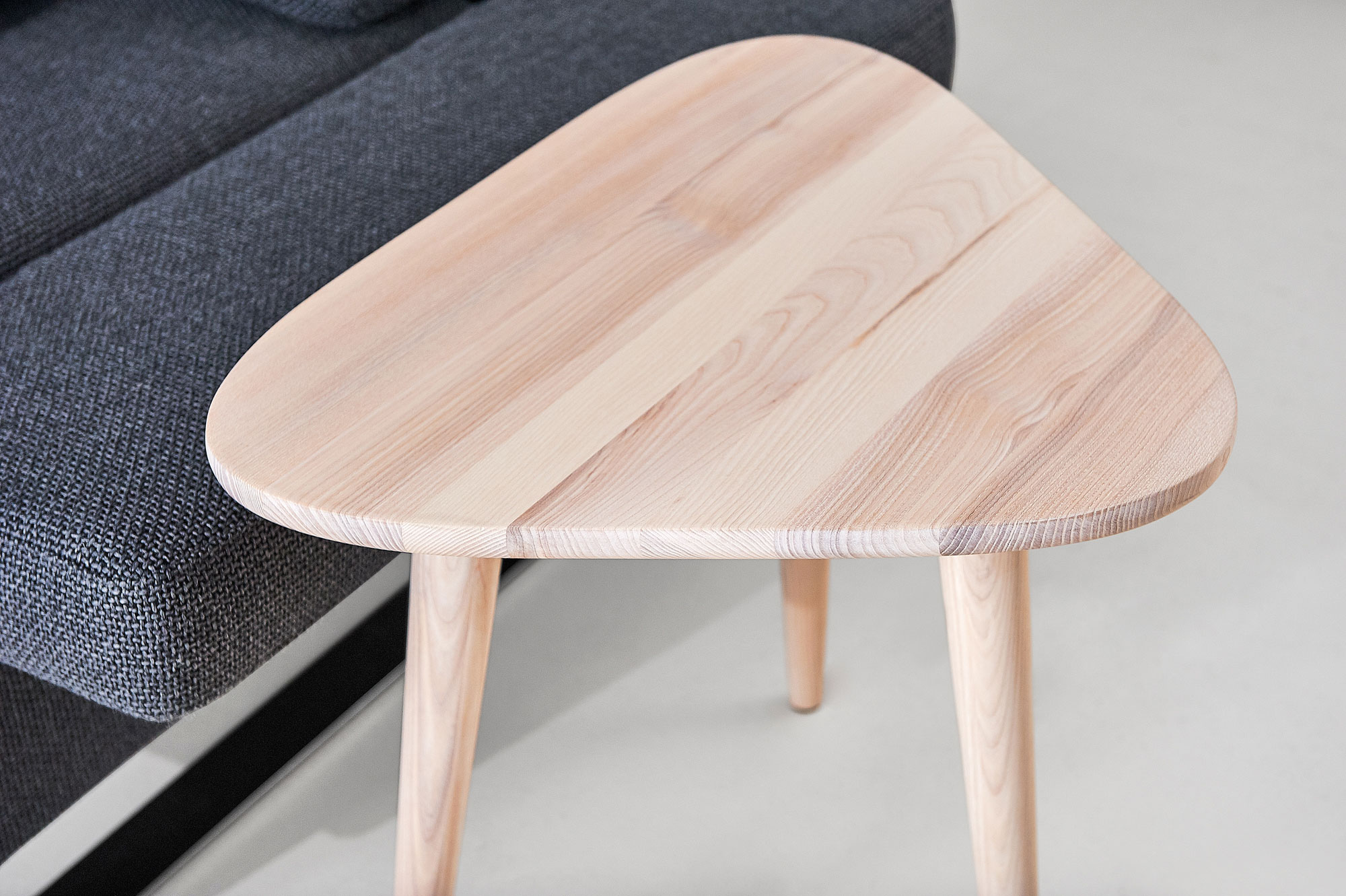 Oval Coffee Table AMBIO-SPACE Edited custom made in solid wood by vitamin design